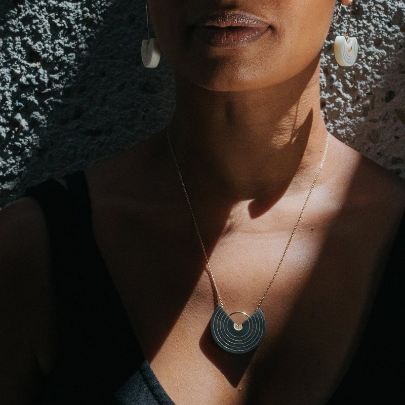 アクセサリー BANEL necklace Earth 52cm Black/Gold 20055-BOWD-14YG.png?v=1720729995